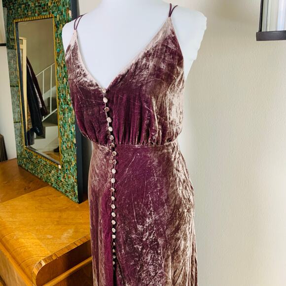 Urban Outfitters Size 12 Lady Lava Covered Button-Down Midi Dress Crushed Velvet - Picture 3 of 11